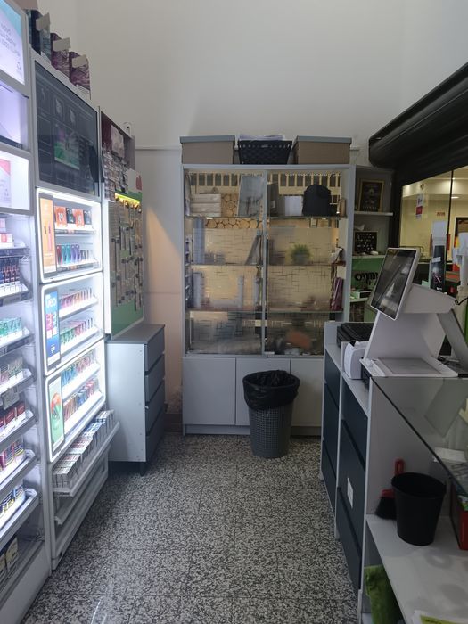 Vende se mobiliário de papelaria