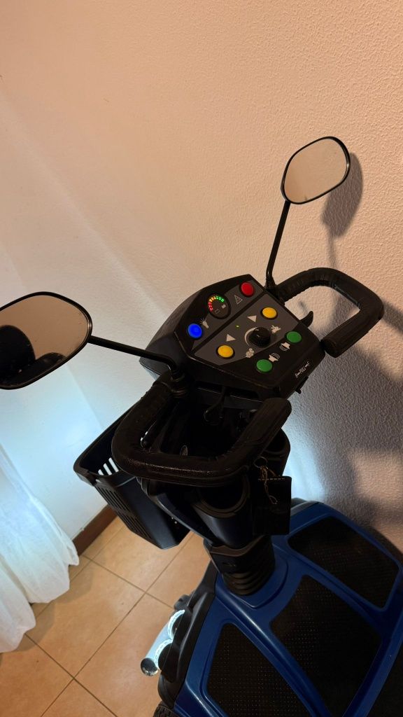 Scooter ortopedica para mobilidade reduzida agora