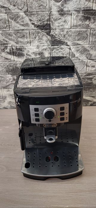Кавомашина/кавоварка Delonghi Magnifica s, ecam 22.110