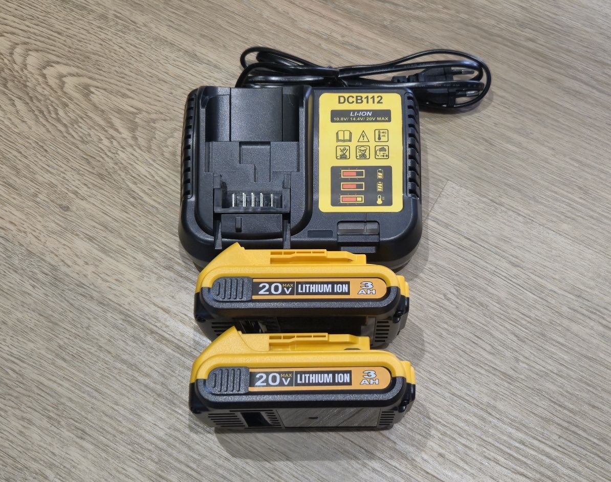 Шуруповерт Dewalt DCD 771