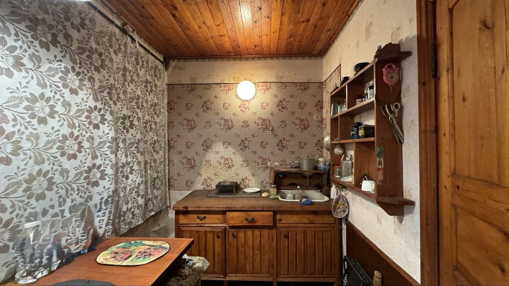 Продам заміський будинок-дачу в Ямбурзі
