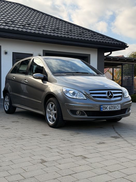 Продам мерседес В200