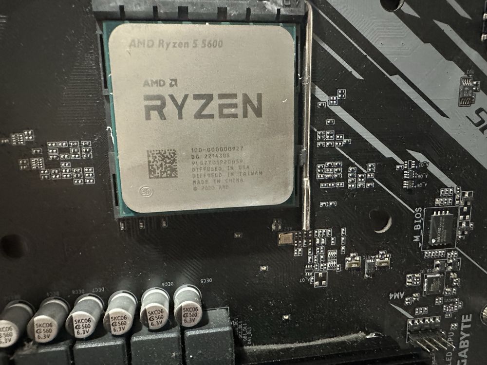 Bundle Gaming – Ryzen 5 5600 + B550M Aorus Elite + 16GB RAM