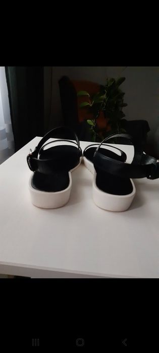 Sandałki srebrne  r 37 Jenny