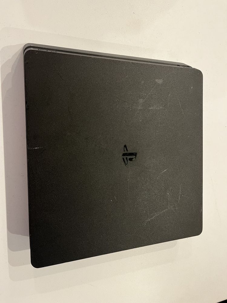 PS4 Slim 500GB goldhen FW 11.00 + pad