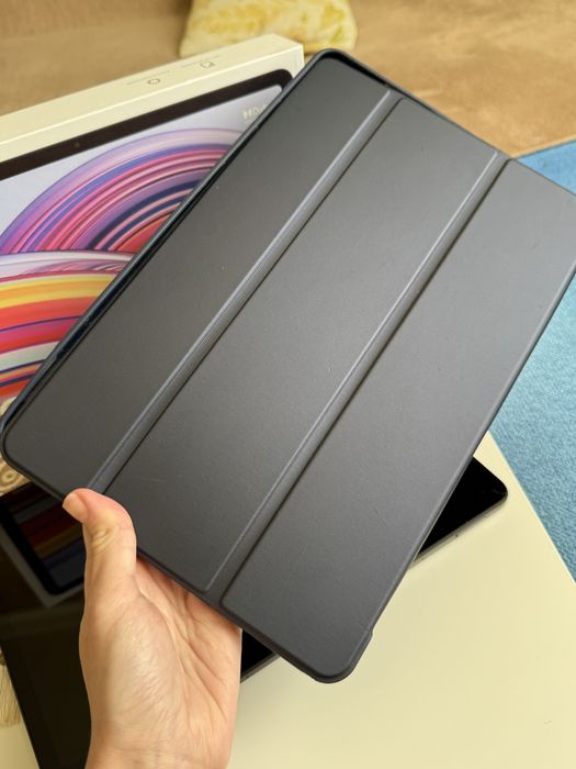 Планшет Xiaomi Redmi Pad Pro 6/128GB у відмінному стані, чохол у подар