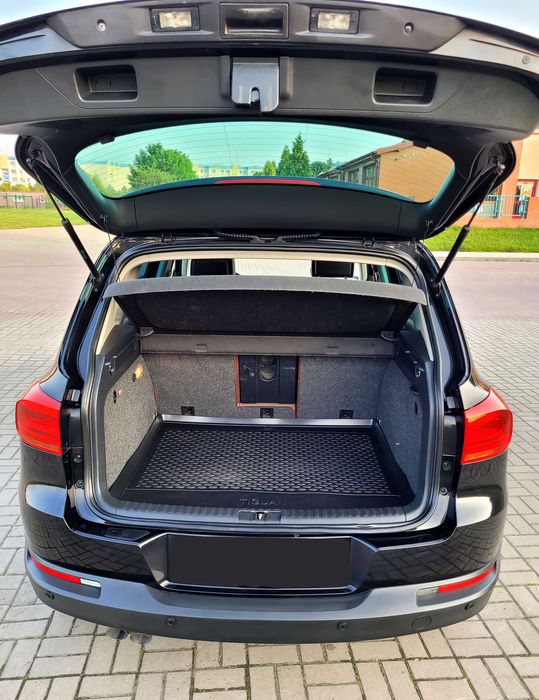 Volkswagen Tiguan      2015