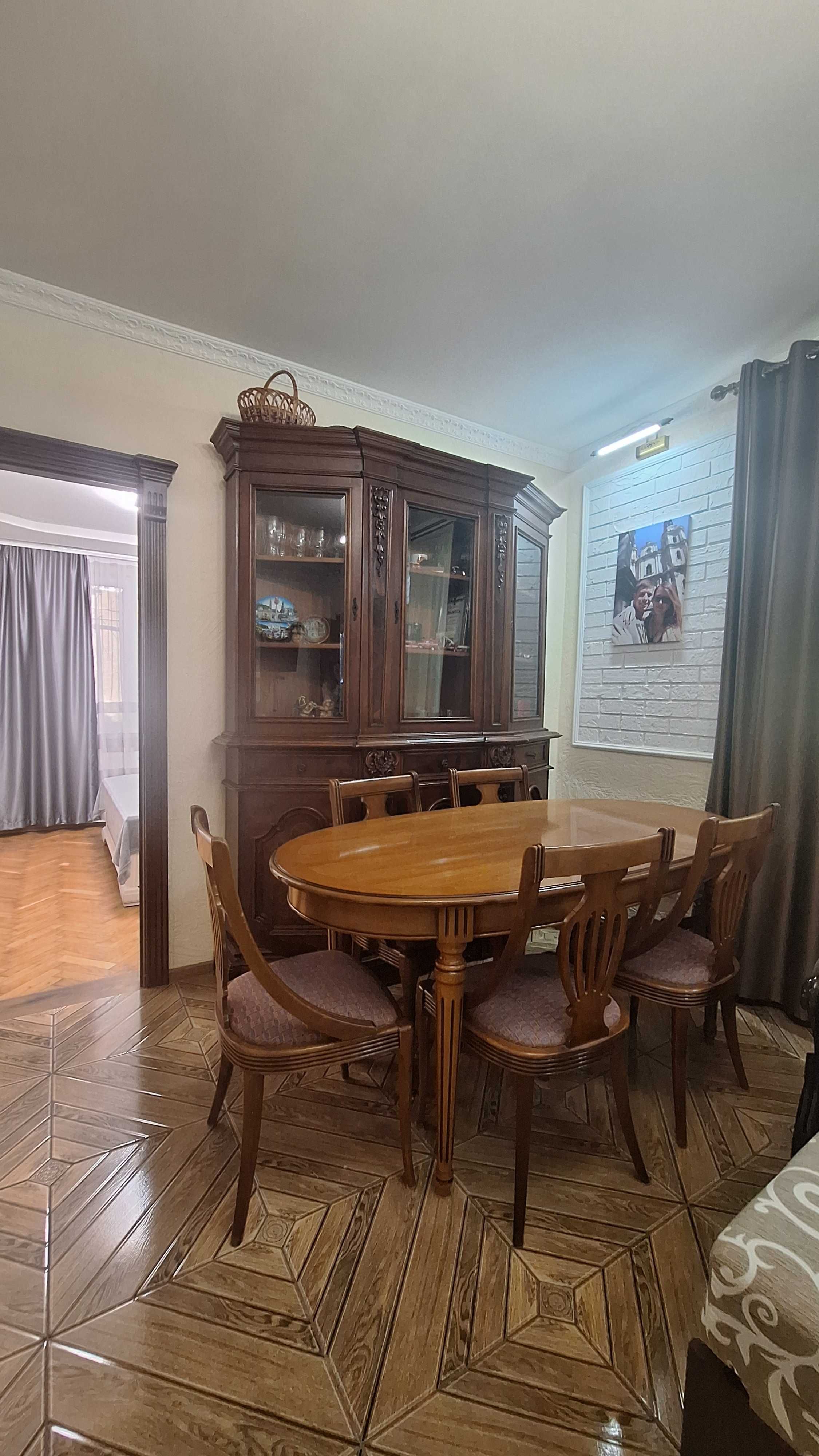Продаж напівособняка в центрі міста