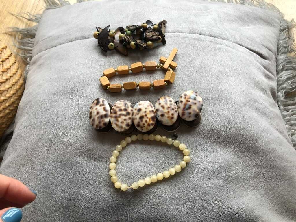 pulseira de madeira com cruz de jesus cristo