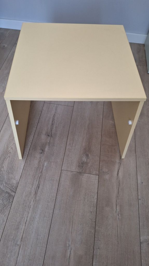Stolik + taboret dziecięcy VOX stan jak nowy.