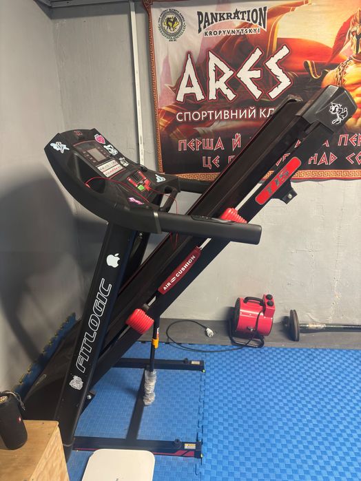 Бігова доріжка Fitlogic T15