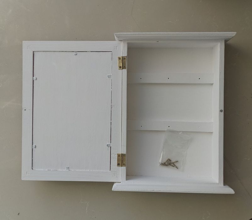 Skrzynka szafeczka na klucze NOWA