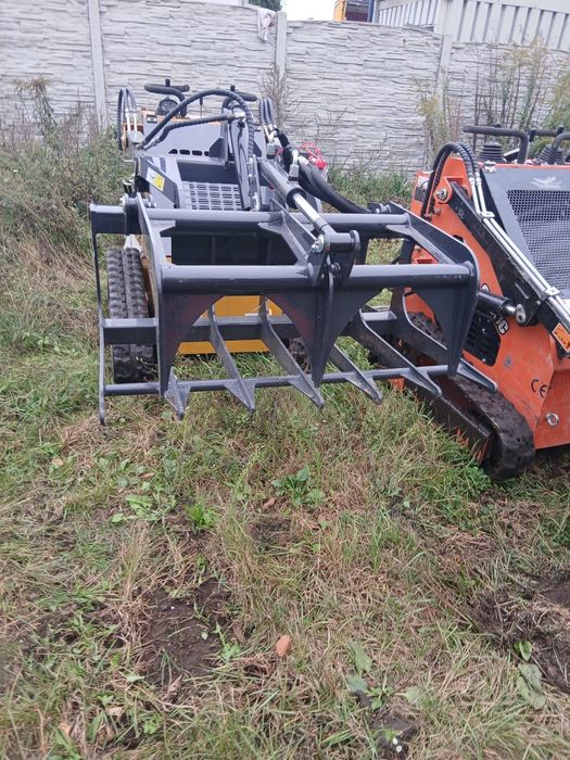 Wynajme miniladowarke skidsteer mlot szczotka wiertnica  wypożyczę