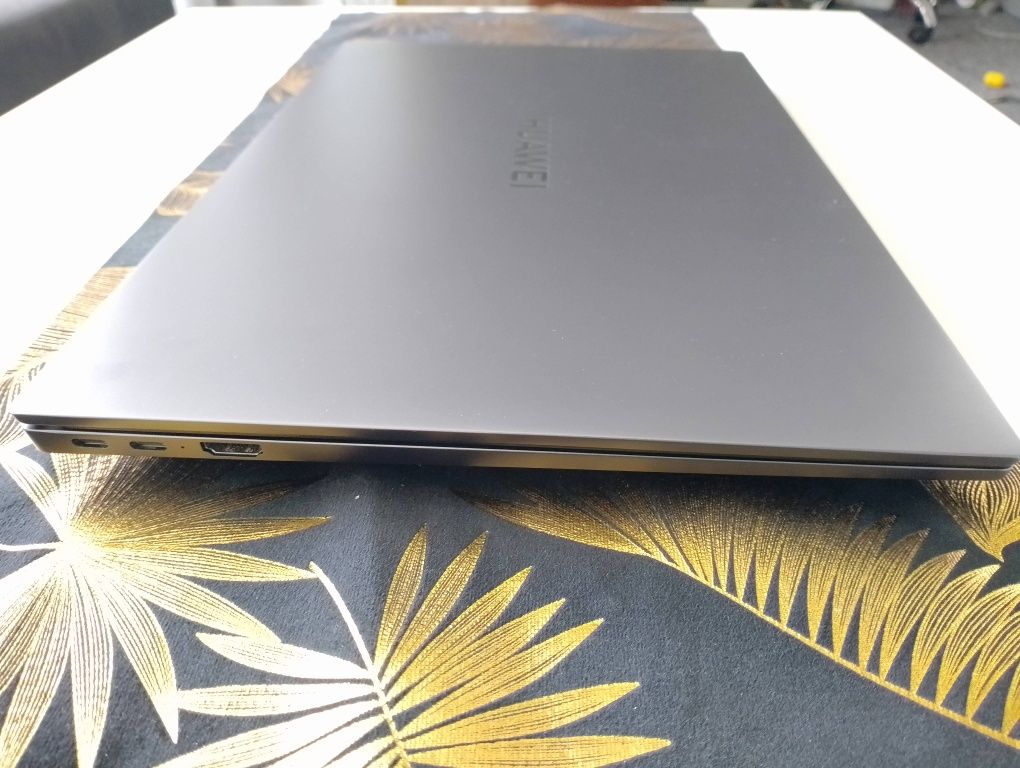 Laptop Huawei matebook d16
