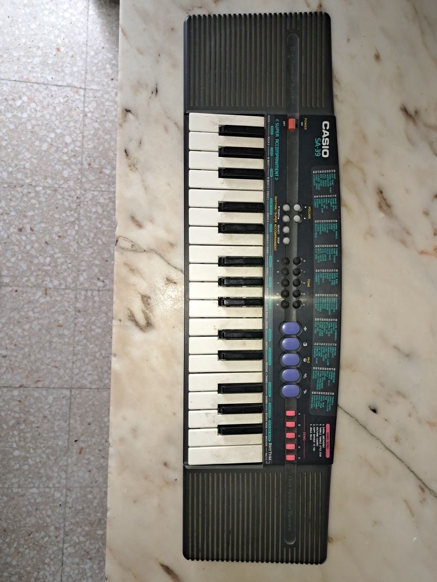 Piano eletrónico Casio S39