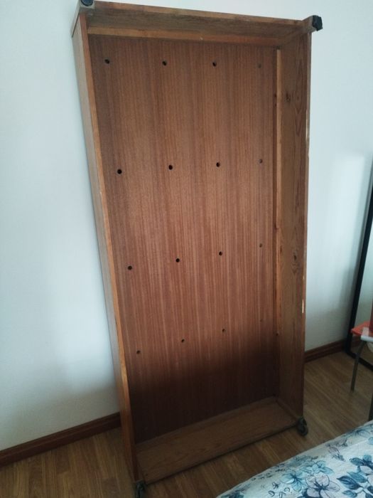 Base de cama em madeira