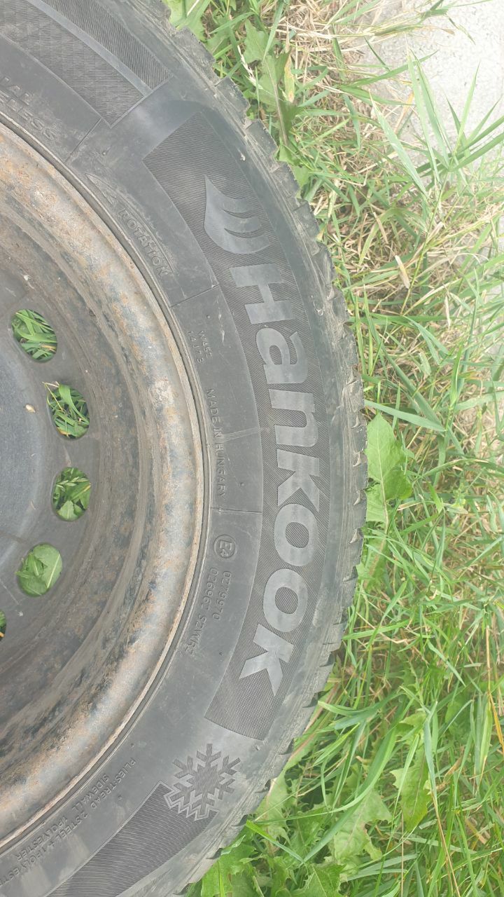 Продам колеса зимові 195/65 R15