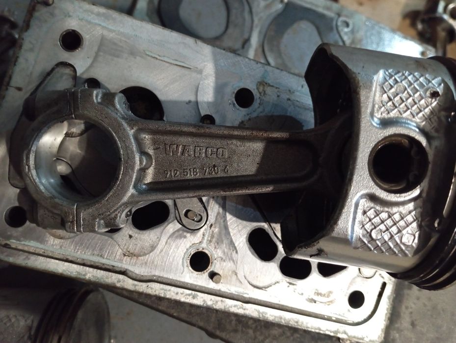 Компресор Даф Wabco головка шатун поршень