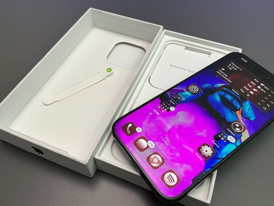 iPhone 15 Pro Max 256GB - pasek jasnych pikseli