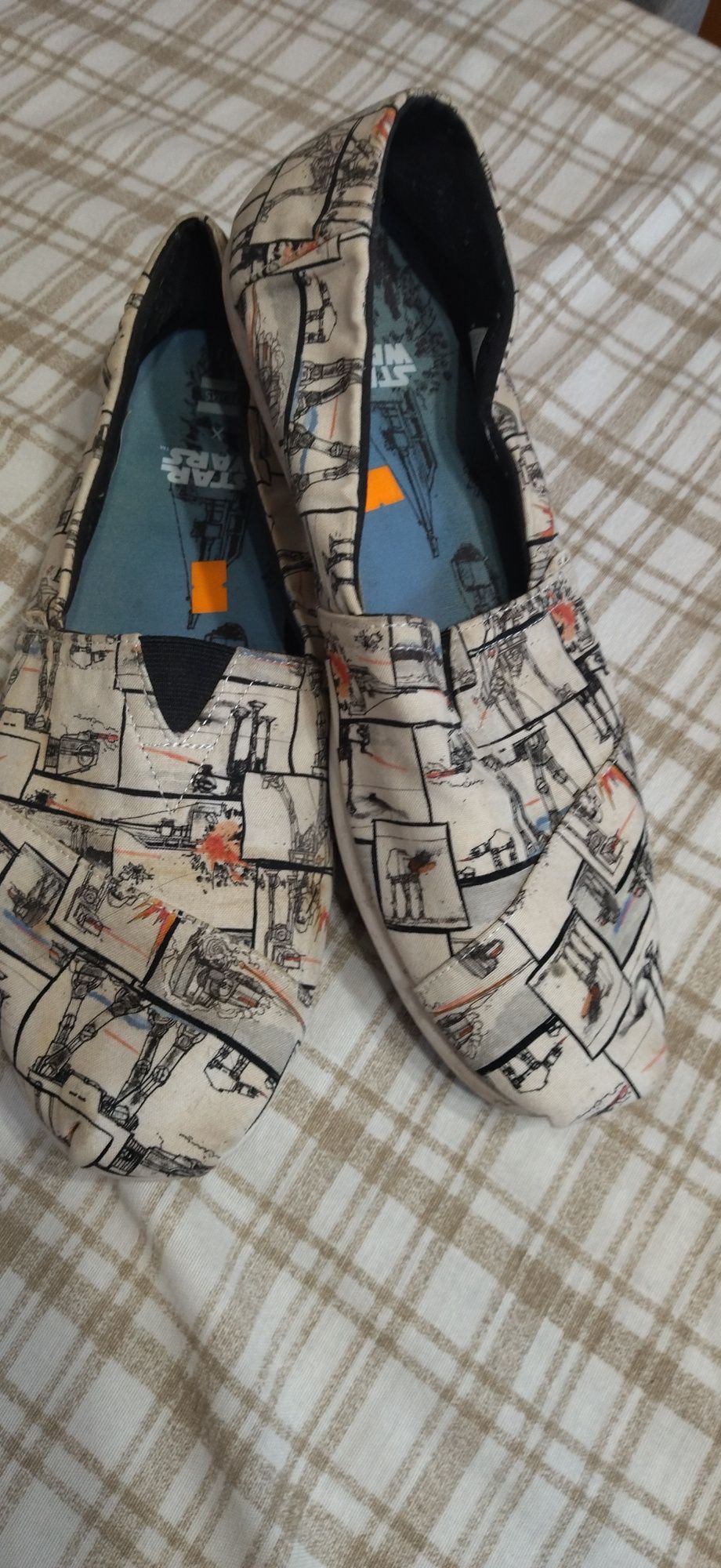 Продаю літні мокасинчики Star Warse Toms у чудовому стані.