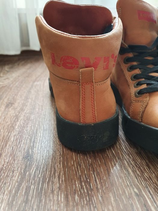 Ботинки зимние, в очень хорошем состоянии