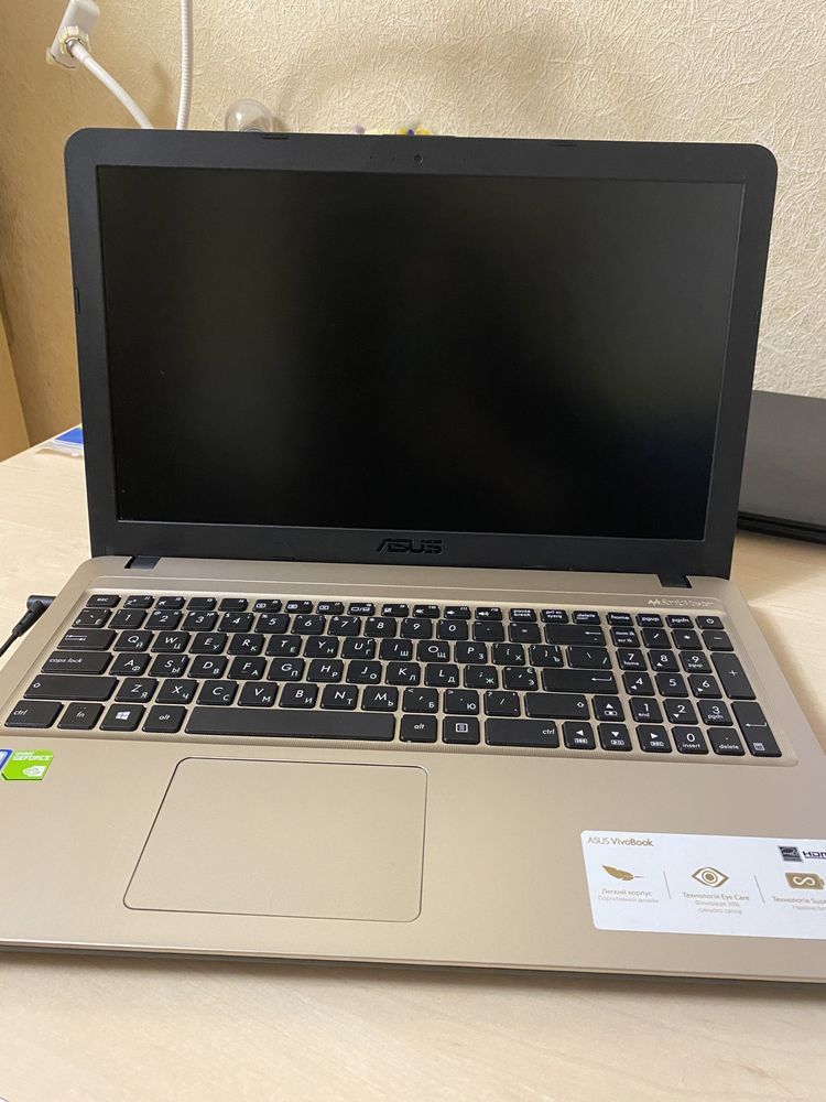 Ноутбук Asus Vivobook Core i3