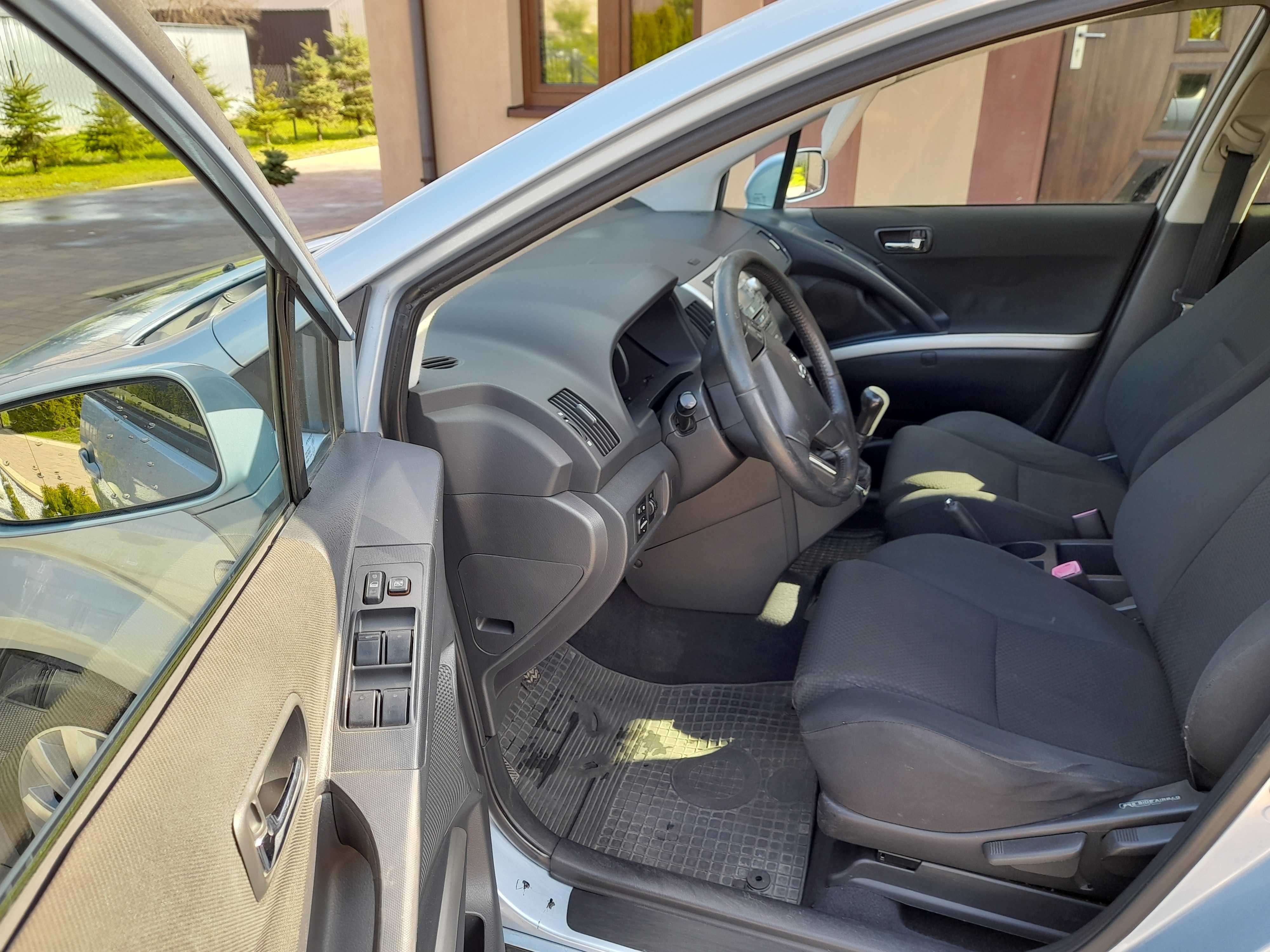 Corolla verso 2005