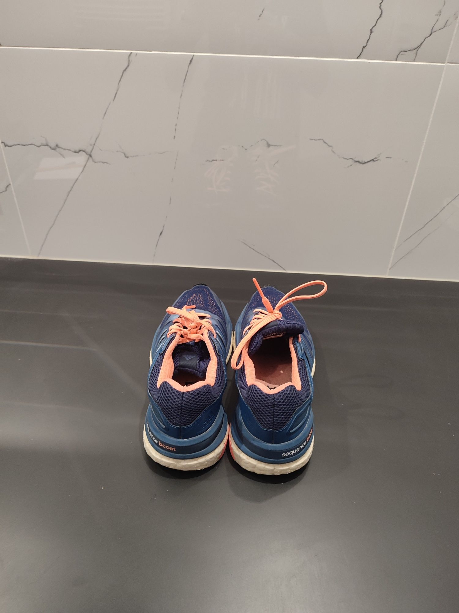 Granatowe buty Adidas Supernova 38