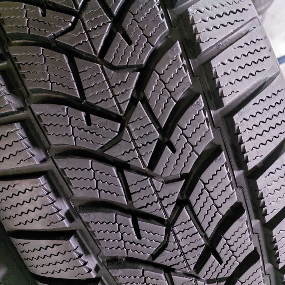 225/60/17 R17 Dunlop WinterSport 5 4шт зима