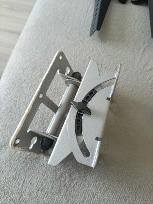 Uchwyt na tv na ścianę 16cm