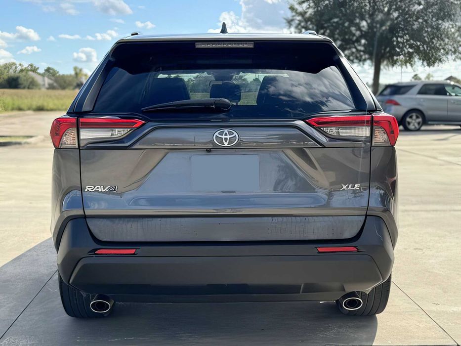 Toyota RAV4      2019