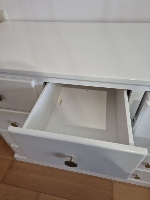 Cómoda em pinho maciço