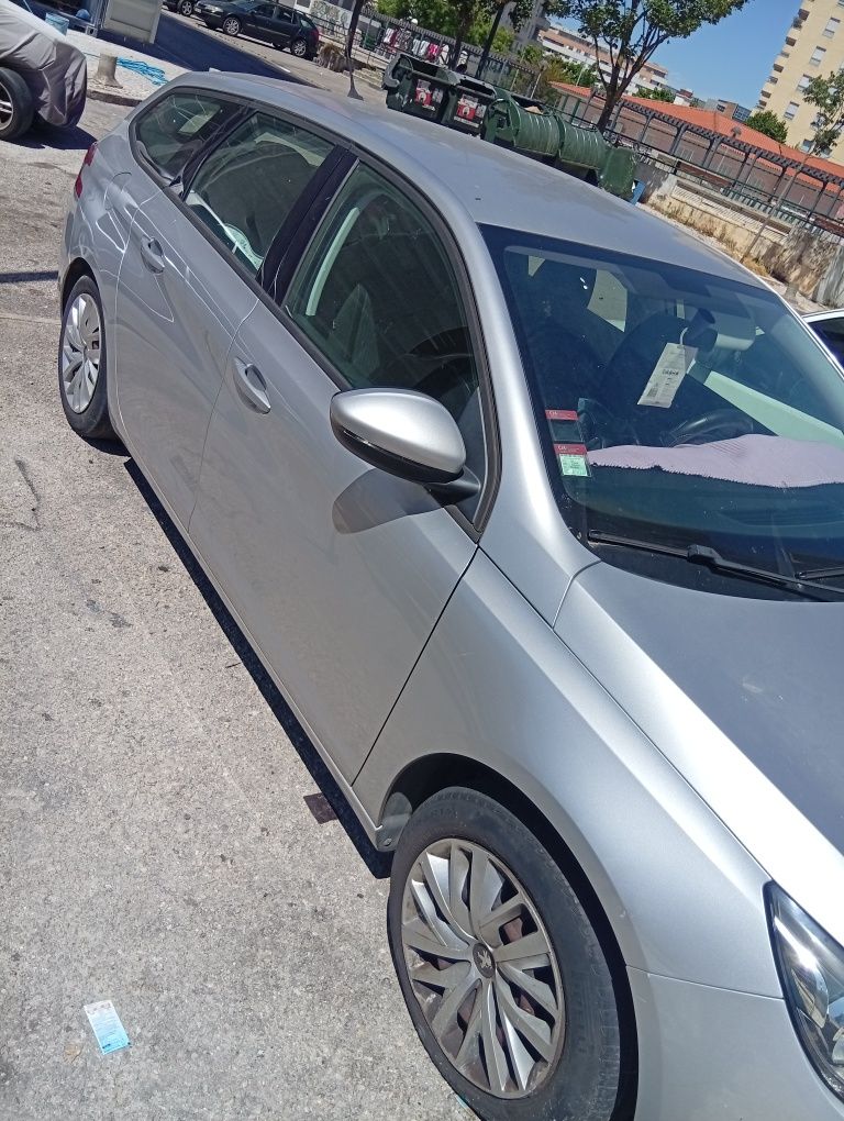 Automóvel vendo carrinha