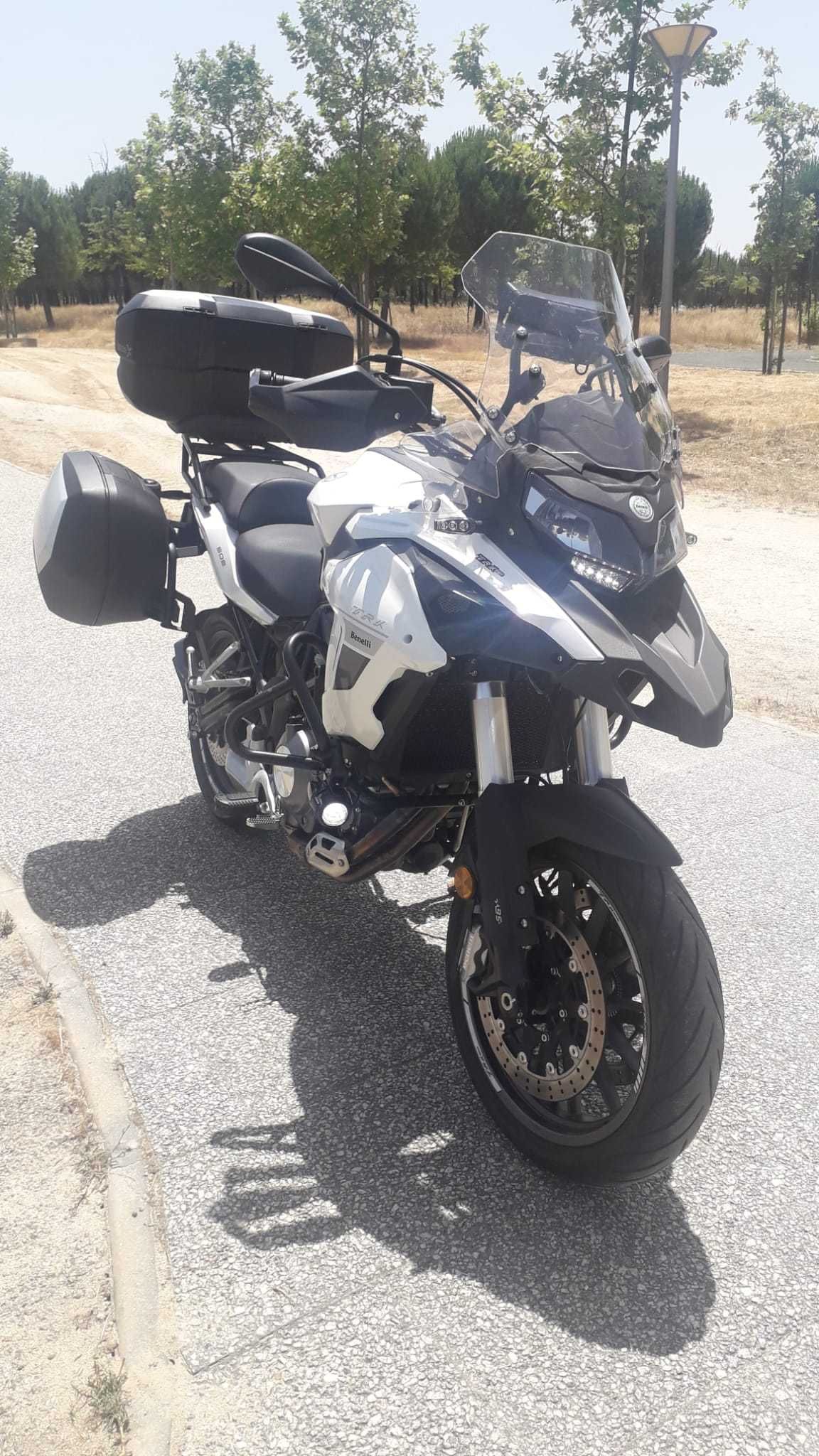 Benelli TRK 502 c/ malas ano 2019