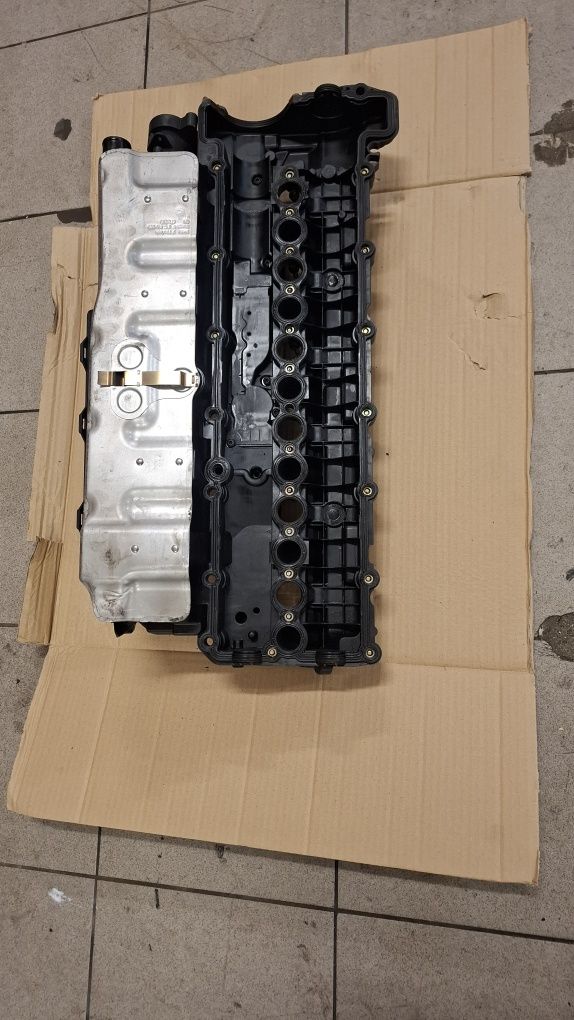 Pokrywa zaworów Bmw 3.0d M57n2  e90 e91 e60 e61 e70 e83 e65 x3 x5 x6