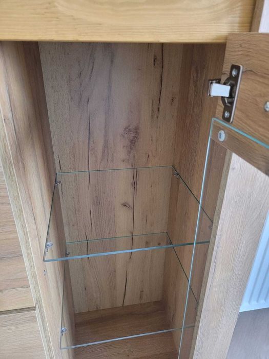 Meble marki Elior -  komoda i szafka RTV