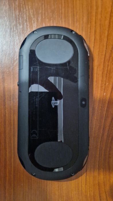 PS Vita plus 5 gier