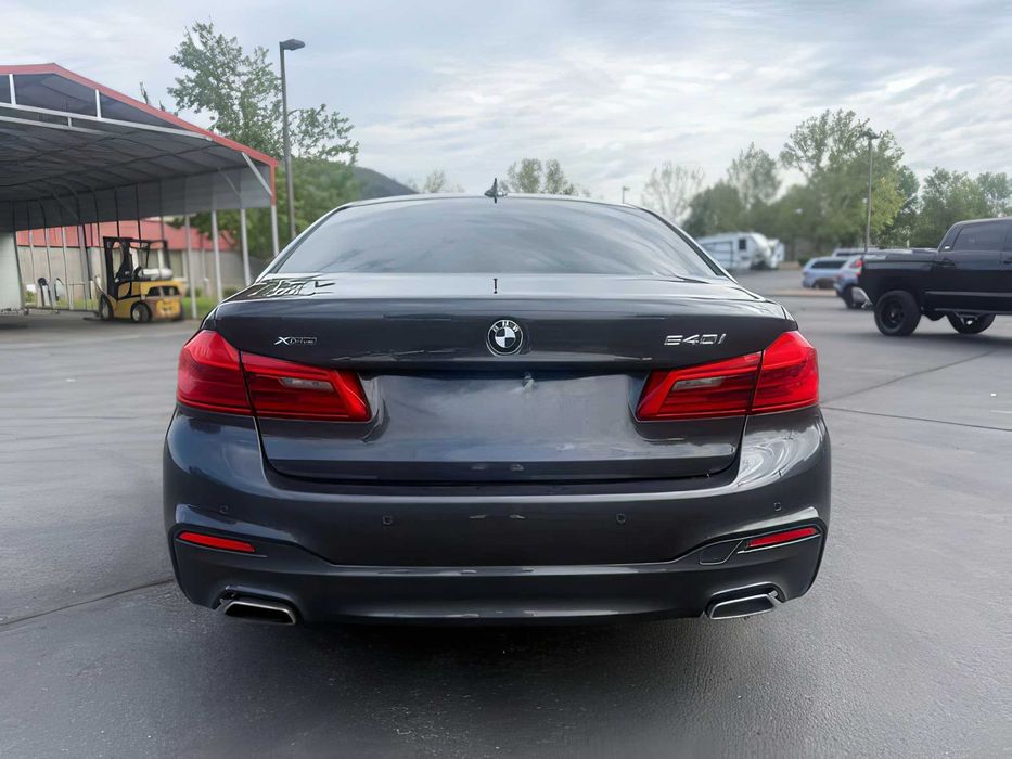 BMW 5 Series      2018