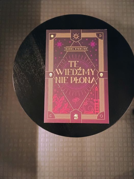 Te wiedźmy nie płoną książka