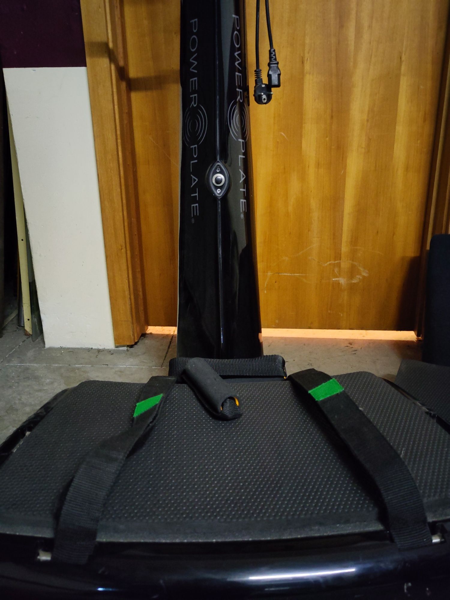 Plataforma vibratória Power Plate my3 como nova