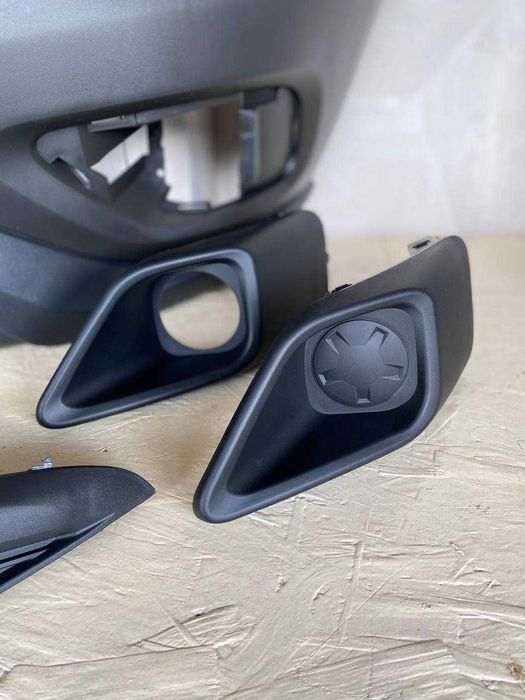 Бампер решітка Фіат Добло 263 Решетка Fiat Doblo 15-