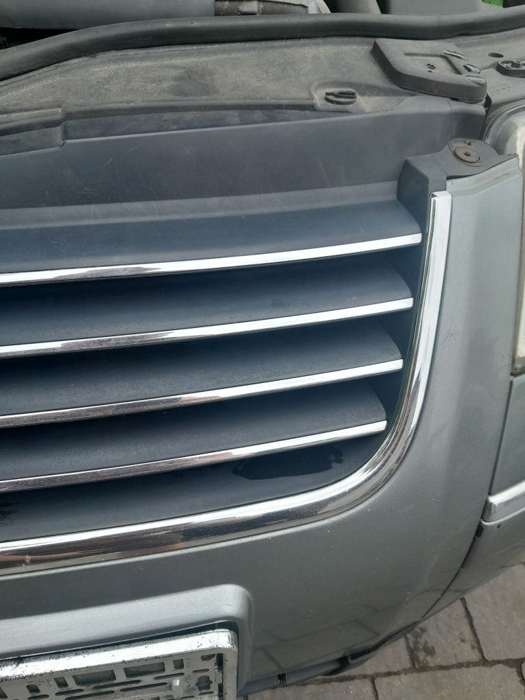 Grill chromowany passat b5 fl