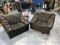 Conjunto de sofas em pele
