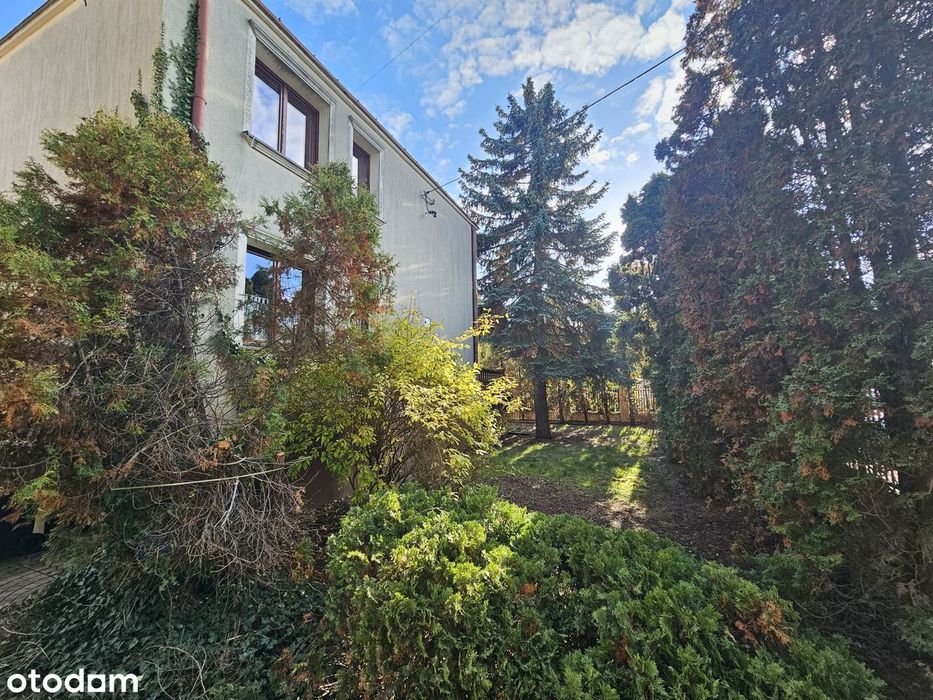 Dom jednorodzinny podpiwniczony w Centrum Łomianek