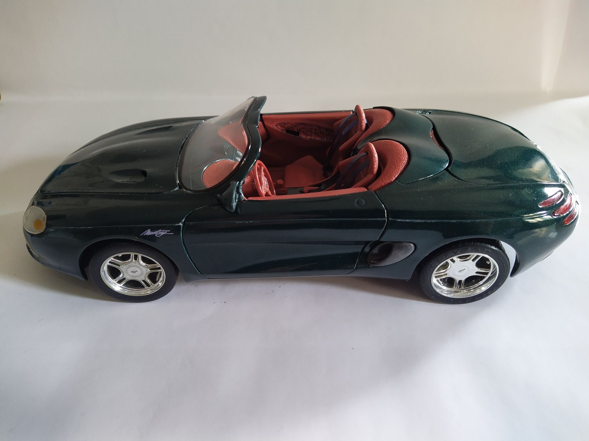 Mustang Mach III Maisto Skala 1:18