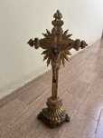 Crucifixo muito antigo em madeira