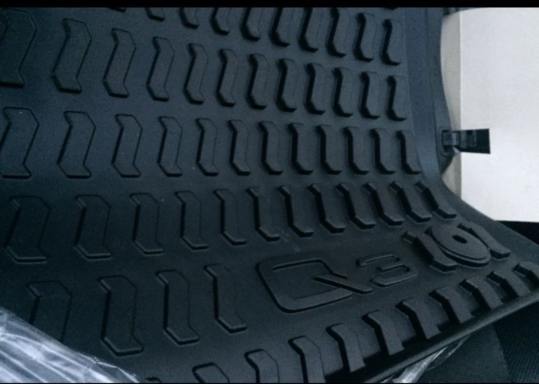 Передние коврики Audi Q3 2011-2018 оригинал полиуретан 2шт