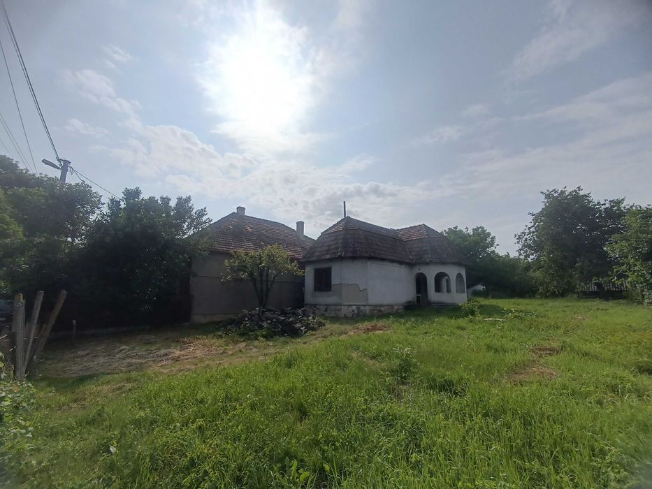 АВТЕНТИЧНИЙ компактний будинок 42 сотки землі с. Астей 7 км. Берегово!