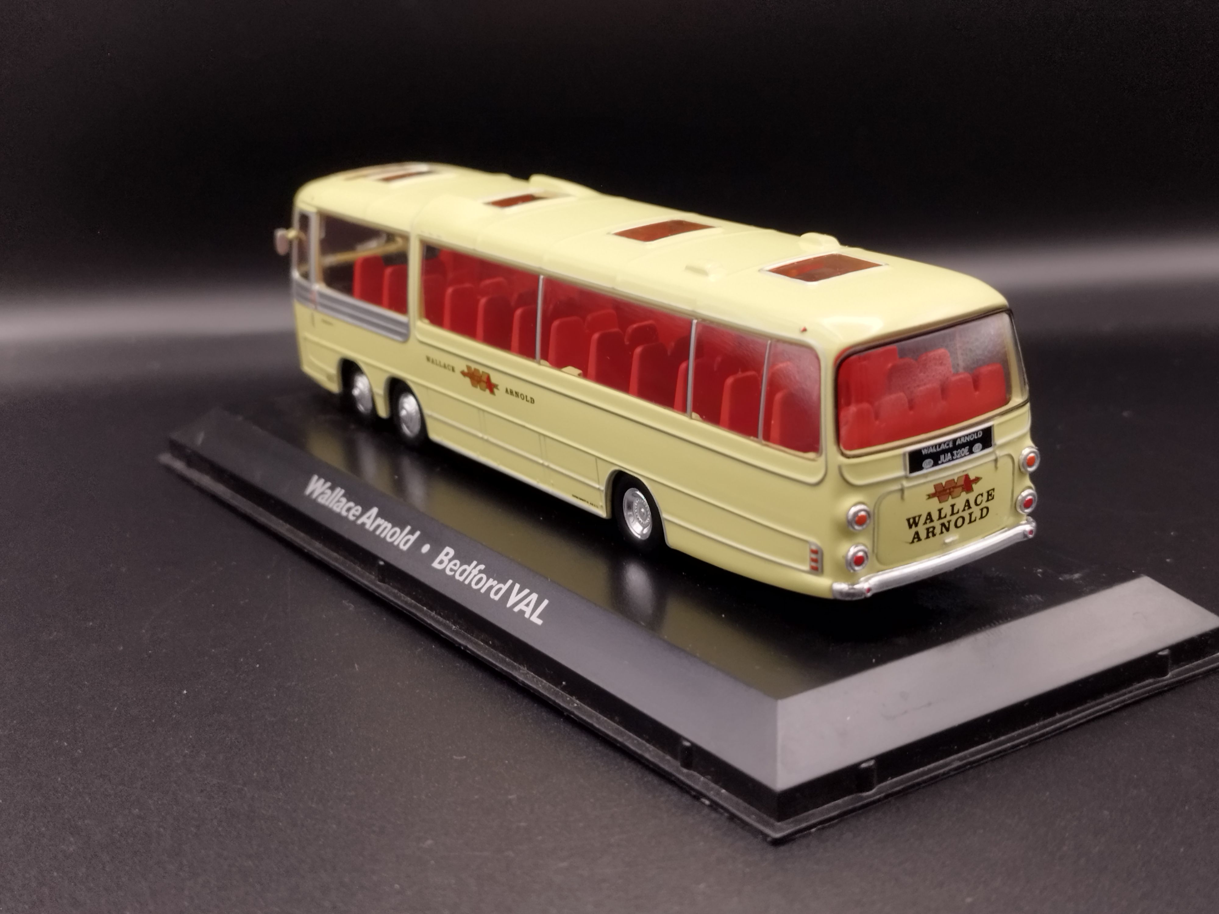 1:72 Atlas BUS Wallace Arnold Bedford VAL model nowy