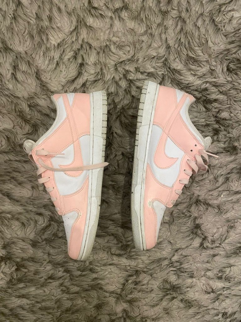 Tênis Nike dunk rosa